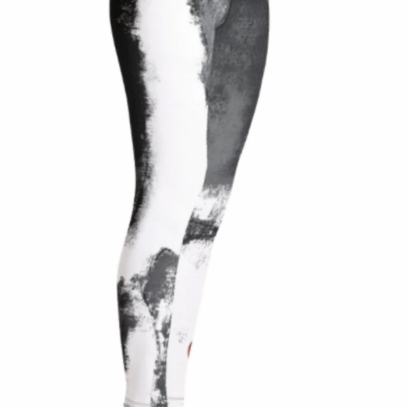 Debbie Dannheisser Black & White w/ Red Hearts High Waist Leggings, Sz L - Picture 3 of 10